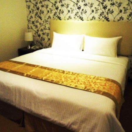 8 Days Boutique Hotel @ Mount Austin Jb Джохор-Бару Екстер'єр фото